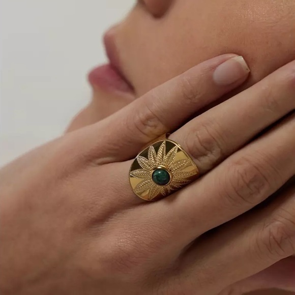 18K Gold Plated African Turquoise Flower Leave Ring - Picture 7 of 13